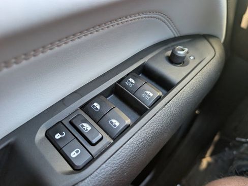 Used 2024 Jeep Compass Limited AWD/4WD image 36