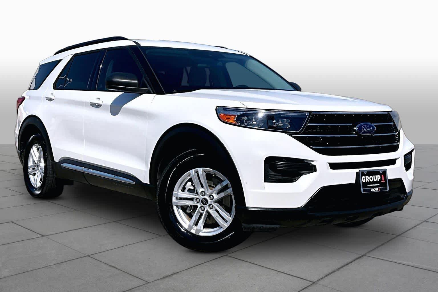 Used 2021 Ford Explorer XLT RWD image 2