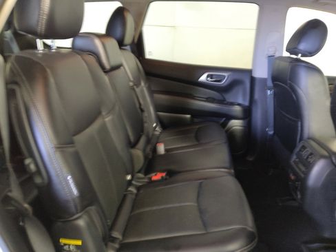 Used 2020 Nissan Pathfinder Platinum w/ Cargo Package AWD/4WD image 19