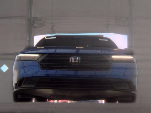 Used 2023 Honda Accord Sport image 3