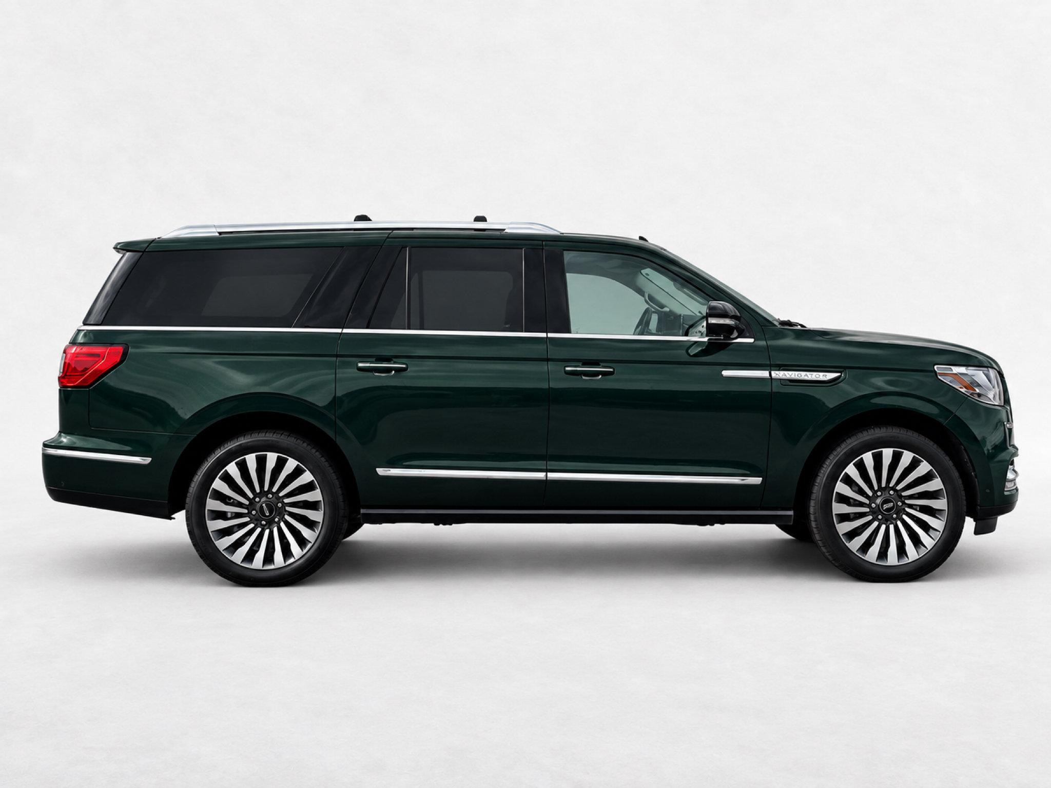 Used 2021 Lincoln Navigator L Reserve w/ Luxury Package AWD/4WD image 17