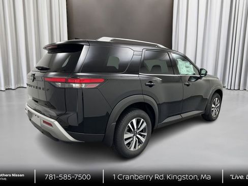 Certified 2024 Nissan Pathfinder SL w/ Black Appearance Package AWD/4WD image 5