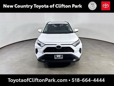 Used 2022 Toyota RAV4 XLE image 8