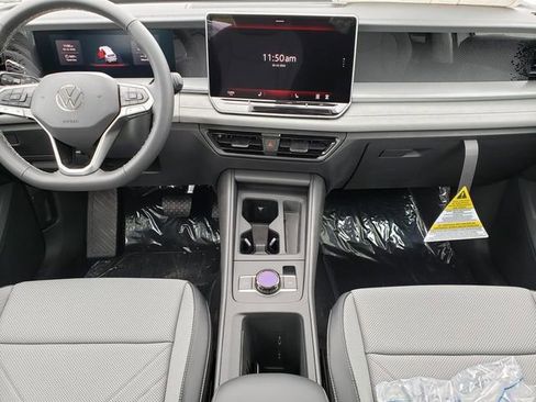 New 2026 Volkswagen Tiguan SE AWD/4WD image 9