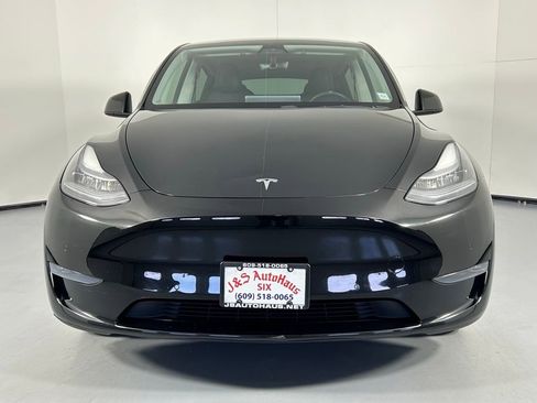 Used 2021 Tesla Model Y Long Range image 2