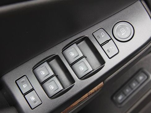 Used 2018 Chevrolet Tahoe LT AWD/4WD image 18