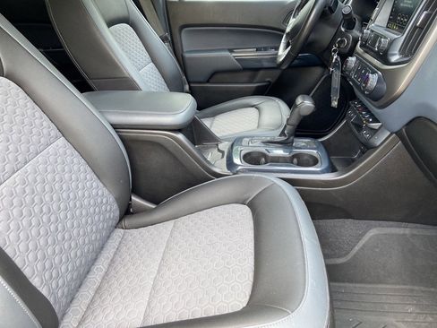 Used 2019 Chevrolet Colorado Z71 w/ Z71 Midnight Edition image 8