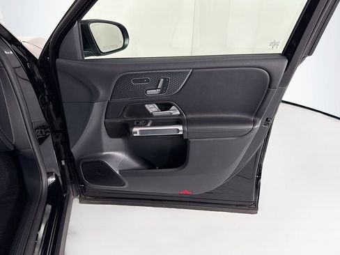 Certified 2025 Mercedes-Benz GLB 250 4MATIC image 26