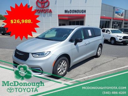 Used 2024 Chrysler Pacifica Touring-L