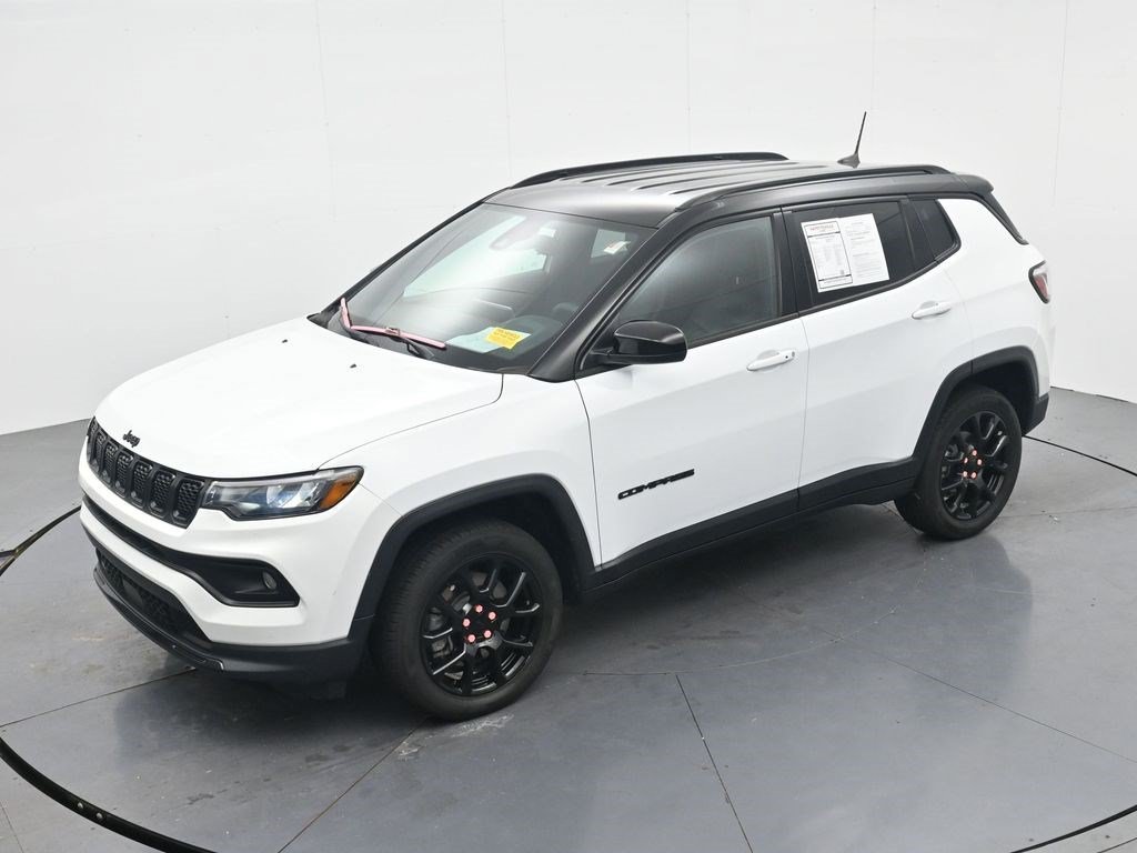 Used 2023 Jeep Compass Latitude AWD/4WD image 17
