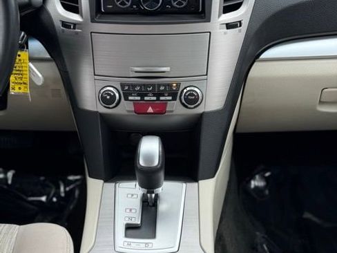 Used 2013 Subaru Legacy 2.5i Premium AWD/4WD image 21