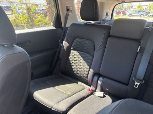 Used 2025 Nissan Pathfinder SV image 42