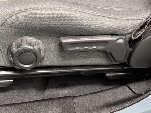 Used 2024 Jeep Wrangler Willys image 12