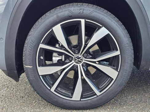 New 2026 Volkswagen Atlas Cross Sport SEL Premium R-Line AWD/4WD image 10