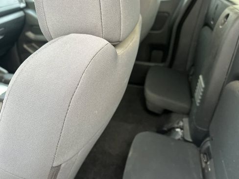 Certified 2023 Nissan Frontier S image 5