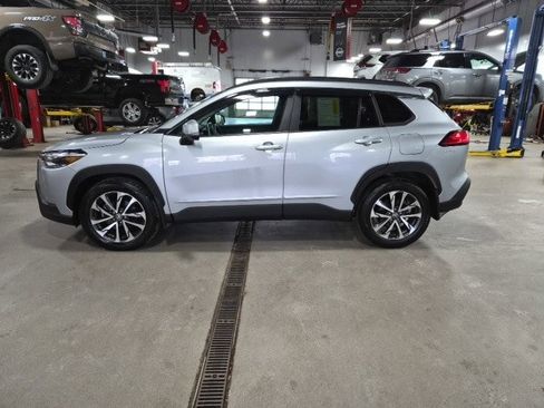 Used 2024 Toyota Corolla Cross XLE w/ Convenience Package image 1