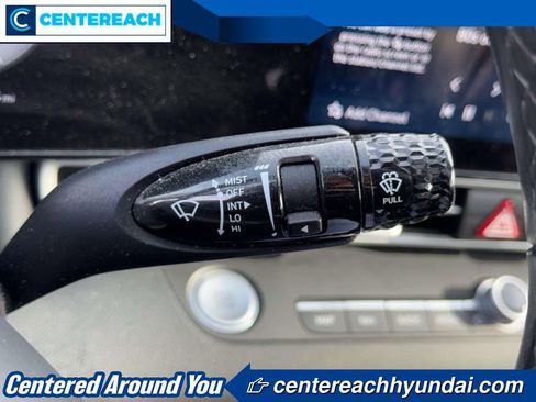 Used 2022 Hyundai Elantra Limited image 23