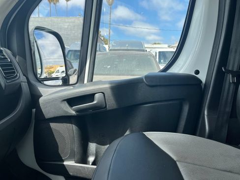 Used 2024 RAM ProMaster 2500 w/ Convenience Group FWD image 17