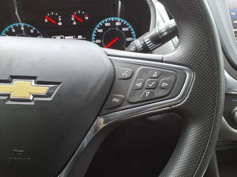 Used 2021 Chevrolet Equinox LS w/ LS Convenience Package image 19