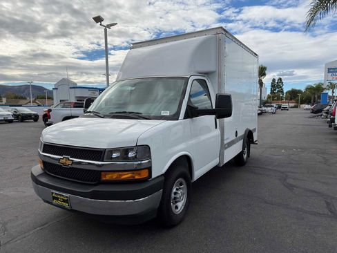 New 2025 Chevrolet Express 3500 w/ Power Convenience Package image 4
