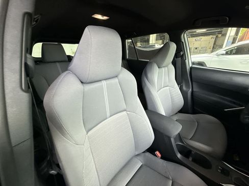 Used 2025 Toyota Corolla Cross AWD Hybrid image 27