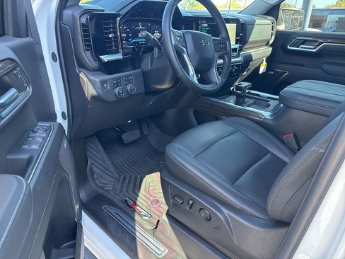 Used 2024 Chevrolet Silverado 1500 RST image 9