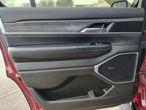 Used 2022 Jeep Wagoneer Series III w/ Flexible Seating Group AWD/4WD image 24
