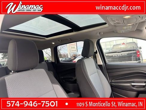 Used 2018 Ford Escape SE image 2