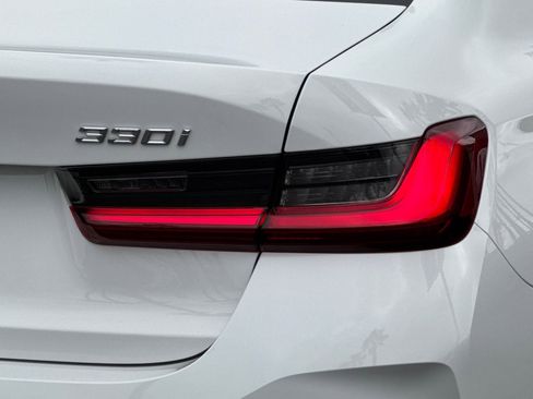 Used 2023 BMW 330i Sedan w/ Convenience Package image 27