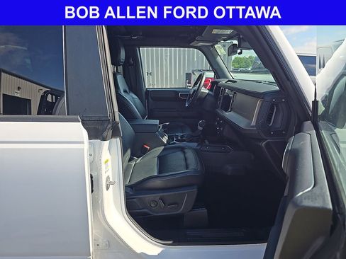 Used 2025 Ford Bronco Outer Banks AWD/4WD image 14