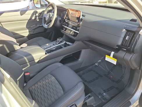 New 2025 Nissan Pathfinder SV w/ Black Appearance Package image 12