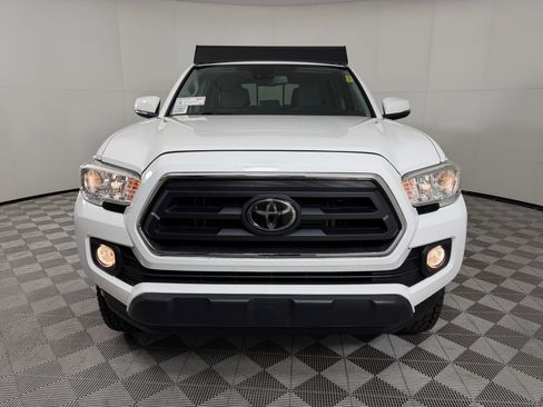 Used 2020 Toyota Tacoma SR5 AWD/4WD image 5
