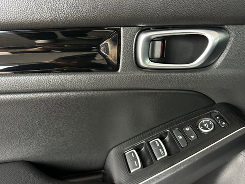 Used 2022 Honda Civic Touring image 10