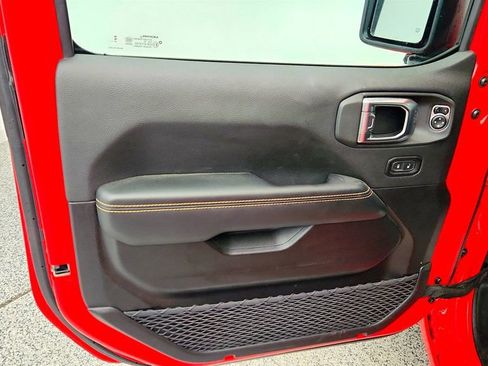 Used 2025 Jeep Wrangler Unlimited Sahara w/ Safety Group image 10