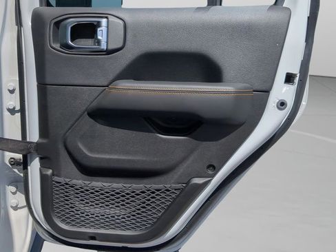 New 2025 Jeep Gladiator Sport image 27