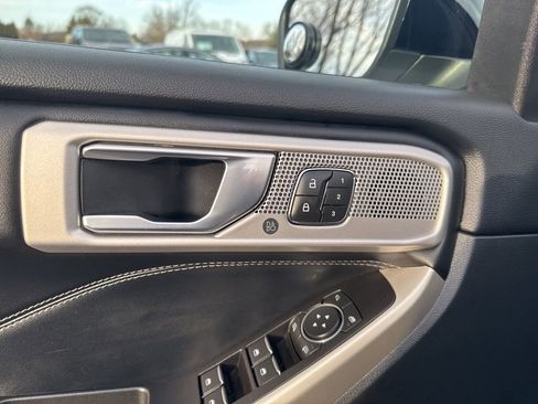 Certified 2022 Ford Explorer Limited image 13