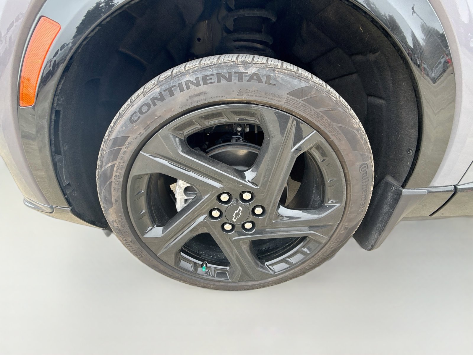 Used 2024 Chevrolet Equinox EV RS w/ LPO, Active Package FWD image 9