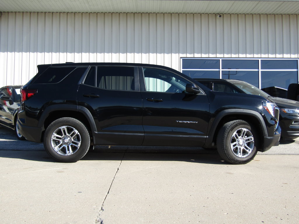 Used 2026 GMC Terrain Elevation AWD/4WD image 2
