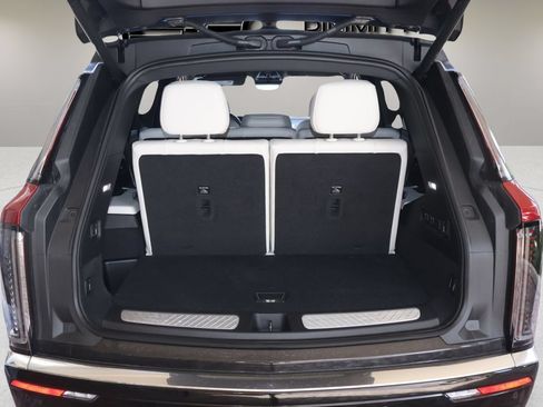 New 2026 Cadillac Vistiq Luxury AWD/4WD image 17