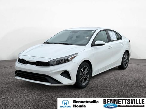 Used 2022 Kia Forte LXS image 1
