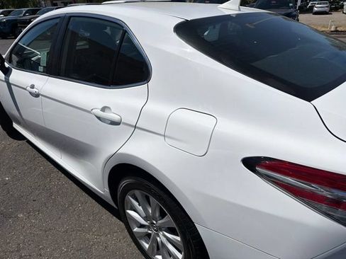 Used 2019 Toyota Camry LE w/ Convenience Package FWD image 13