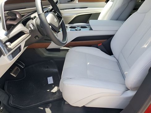 New 2026 Cadillac Vistiq Luxury image 32