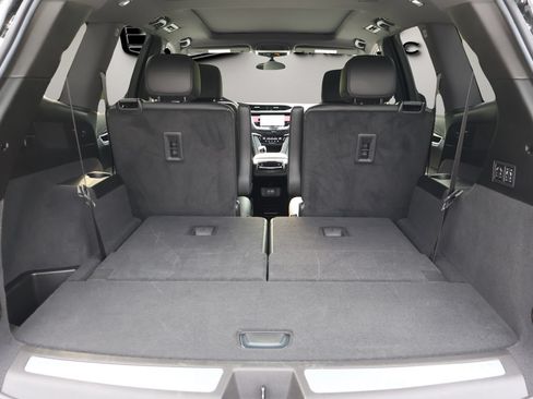 Certified 2024 Cadillac XT6 Premium Luxury FWD image 18