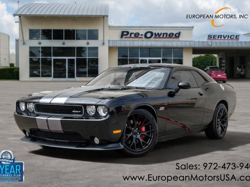 Used 2012 Dodge Challenger SRT8 RWD image 1
