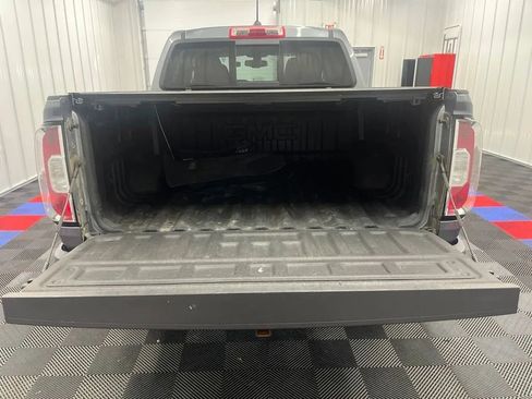 Used 2022 GMC Canyon AT4 w/ Trailering Package AWD/4WD image 5