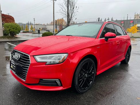 Used 2018 Audi A3 e-tron Prestige w/ Prestige Package image 4