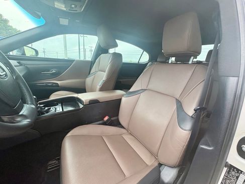 Used 2023 Lexus ES 350 w/ Premium Package FWD image 11