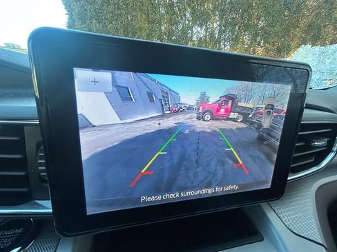 Used 2023 Ford Explorer XLT w/ Equipment Group 202A image 18