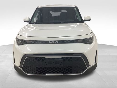 Used 2023 Kia Soul LX image 3