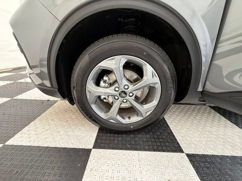 Used 2025 Ford Escape ST-Line Select AWD/4WD image 11